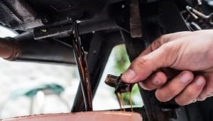 Khi nào cần thay nhớt xe máy?