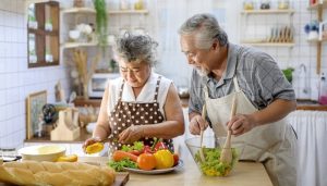 Cách phòng ngừa bệnh đi tiểu đêm ở người già