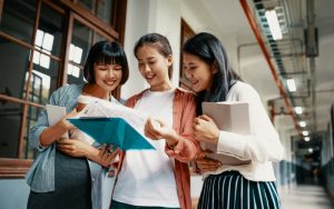 tham gia vào các diễn đàn, câu lạc bộ tiếng Anh