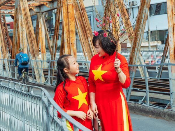 Gia Công Bulong Hoa Thị Theo Yêu Cầu Cho Tủ Rack Máy Chủ
